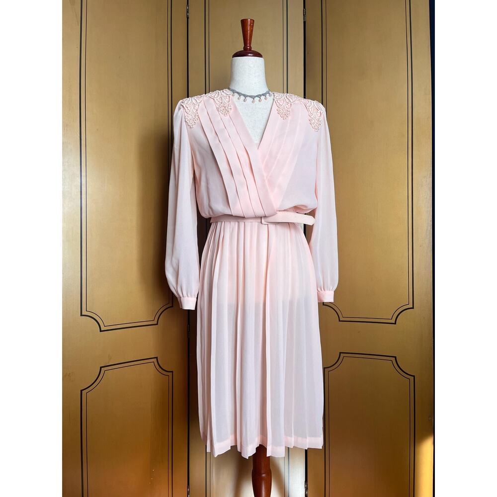 Vintage romantic dress in powder pink, size 8